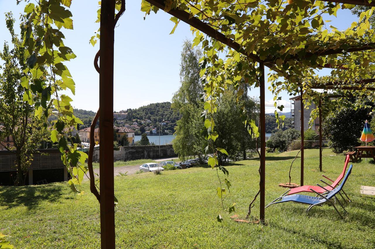 Ostello Casa Rossa Laveno-Mombello Exterior photo
